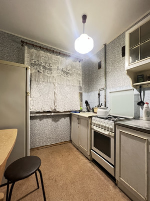 Продам двухкомнатную (2-комн.) квартиру, Сивкова ул, 3, Пермь г