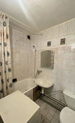 Продам двухкомнатную (2-комн.) квартиру, Сивкова ул, 3, Пермь г