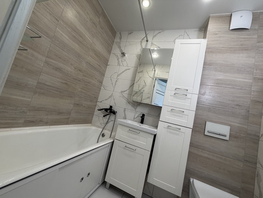 Продам двухкомнатную (2-комн.) квартиру, Водонасосная ул, 66, Комсомольск-на-Амуре г