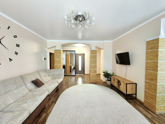 Продам трехкомнатную (3-комн.) квартиру, Карла Маркса ул, 63, Ишим г