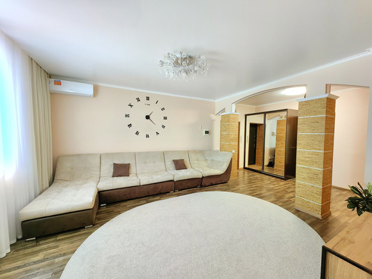 Продам трехкомнатную (3-комн.) квартиру, Карла Маркса ул, 63, Ишим г