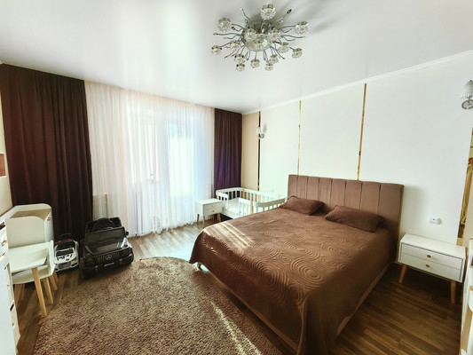 Продам трехкомнатную (3-комн.) квартиру, Карла Маркса ул, 63, Ишим г