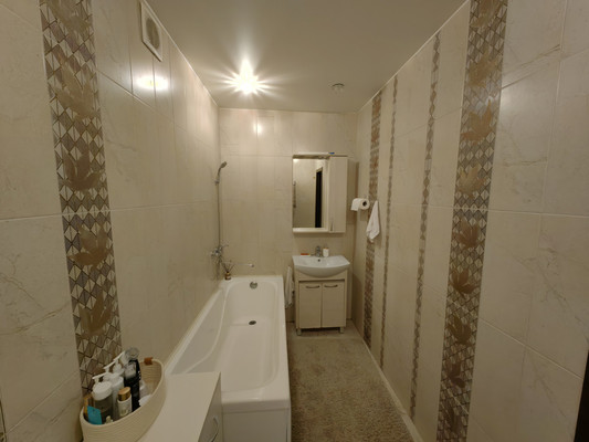 Продам трехкомнатную (3-комн.) квартиру, Карла Маркса ул, 63, Ишим г