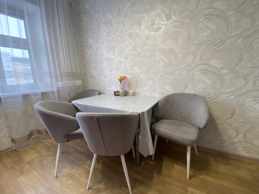 Продам трехкомнатную (3-комн.) квартиру, Омская ул, 38, Нижневартовск г