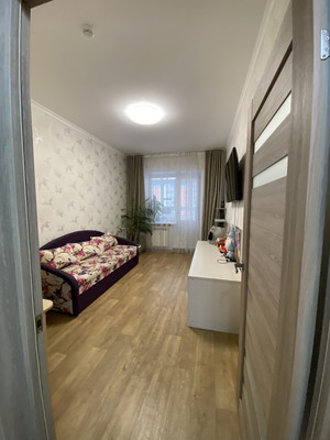 Продам трехкомнатную (3-комн.) квартиру, Омская ул, 38, Нижневартовск г