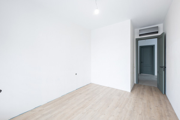 Продам трехкомнатную (3-комн.) квартиру, Малая Зеленина ул, 4, Санкт-Петербург г