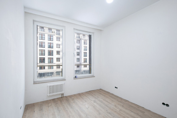 Продам трехкомнатную (3-комн.) квартиру, Малая Зеленина ул, 4, Санкт-Петербург г