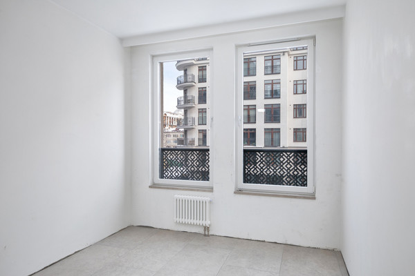 Продам трехкомнатную (3-комн.) квартиру, Малая Зеленина ул, 4, Санкт-Петербург г