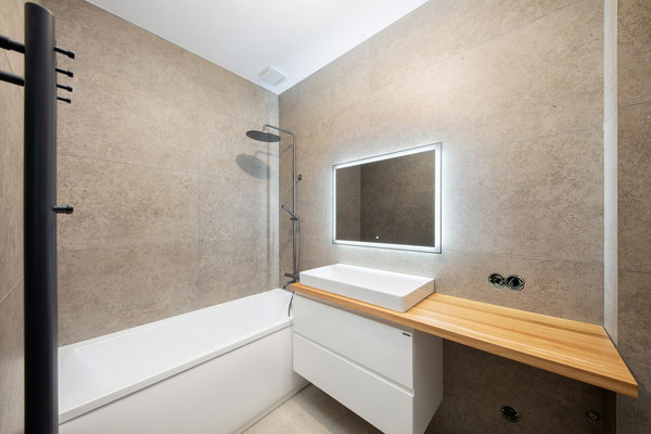 Продам трехкомнатную (3-комн.) квартиру, Малая Зеленина ул, 4, Санкт-Петербург г