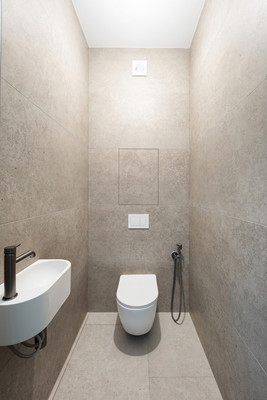 Продам трехкомнатную (3-комн.) квартиру, Малая Зеленина ул, 4, Санкт-Петербург г