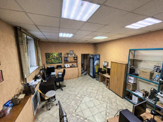 Продам торговое помещение 91 м2, Пискунова ул, 150/1, Иркутск г