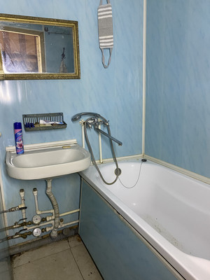 Продам 2-комн. в 4-комн. квартире, Школьная ул, 11, Икша рп