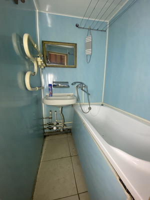 Продам 2-комн. в 4-комн. квартире, Школьная ул, 11, Икша рп