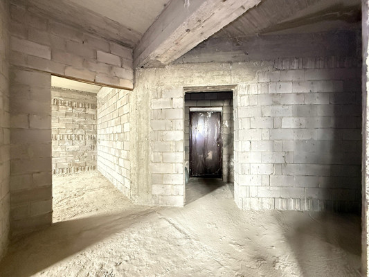 Продам трехкомнатную (3-комн.) квартиру, Толстого ул, 180кб, Нальчик г