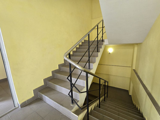 Продам двухкомнатную (2-комн.) квартиру, Балаклавская ул, 47А, Симферополь г