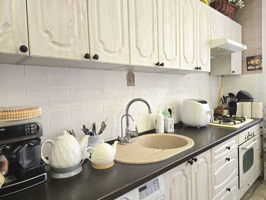 Продам двухкомнатную (2-комн.) квартиру, Балаклавская ул, 47А, Симферополь г