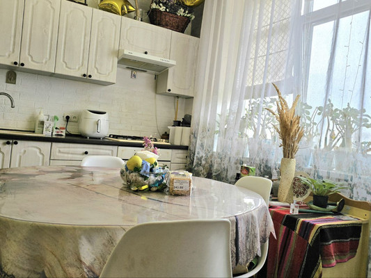 Продам двухкомнатную (2-комн.) квартиру, Балаклавская ул, 47А, Симферополь г