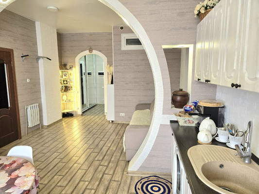 Продам двухкомнатную (2-комн.) квартиру, Балаклавская ул, 47А, Симферополь г