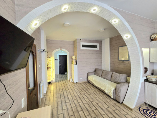 Продам двухкомнатную (2-комн.) квартиру, Балаклавская ул, 47А, Симферополь г