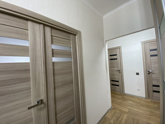 Продам трехкомнатную (3-комн.) квартиру, Омская ул, 38, Нижневартовск г