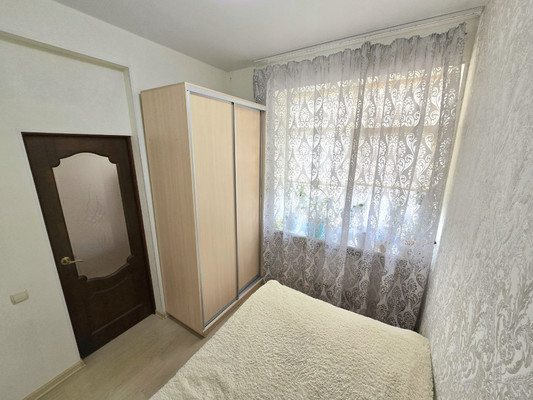 Продам двухкомнатную (2-комн.) квартиру, Балаклавская ул, 47А, Симферополь г