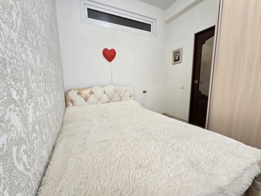 Продам двухкомнатную (2-комн.) квартиру, Балаклавская ул, 47А, Симферополь г