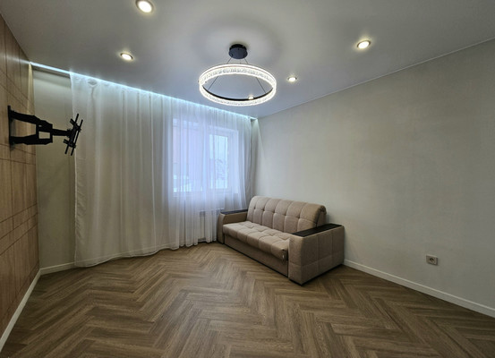 Продам коттедж, Восточная ул, 82, Ханты-Мансийск г, 0 км от города