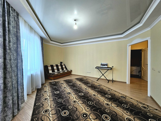 Продам двухкомнатную (2-комн.) квартиру, Промышленная ул, 7, Ханты-Мансийск г