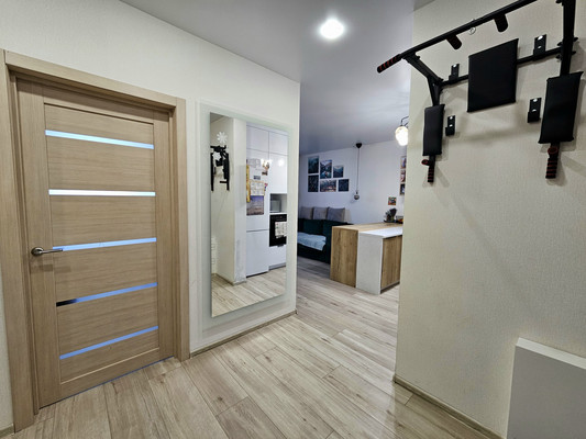 Продам двухкомнатную (2-комн.) квартиру, Строителей ул, 111, Ханты-Мансийск г