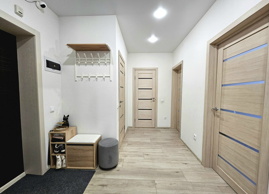 Продам двухкомнатную (2-комн.) квартиру, Строителей ул, 111, Ханты-Мансийск г