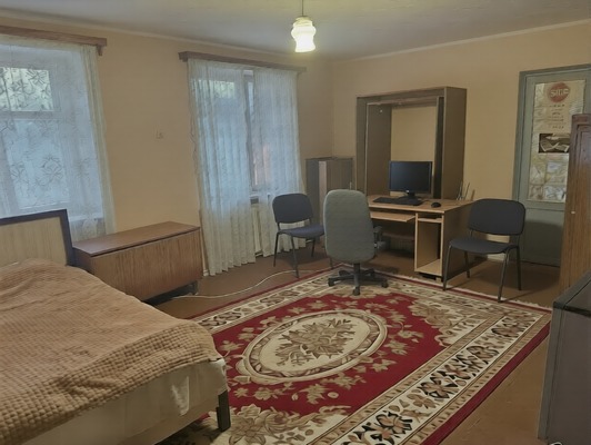 Продам трехкомнатную (3-комн.) квартиру, Ленина ул, 3, Почтовое пгт