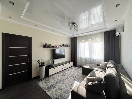 Продам трехкомнатную (3-комн.) квартиру, Южная ул, 27, Новороссийск г