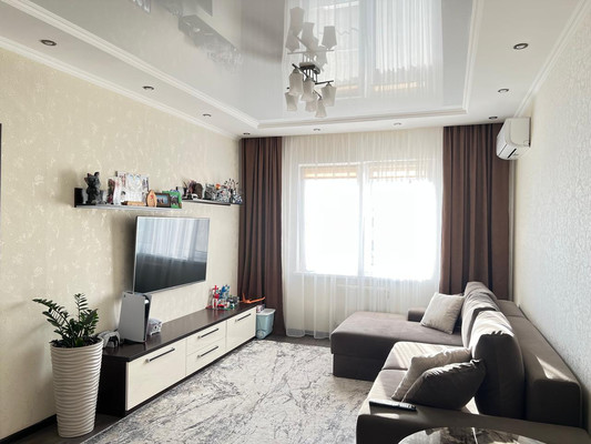 Продам трехкомнатную (3-комн.) квартиру, Южная ул, 27, Новороссийск г