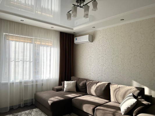 Продам трехкомнатную (3-комн.) квартиру, Южная ул, 27, Новороссийск г