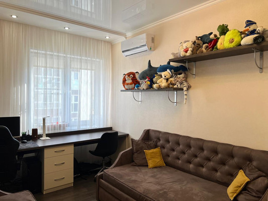 Продам трехкомнатную (3-комн.) квартиру, Южная ул, 27, Новороссийск г