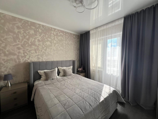 Продам трехкомнатную (3-комн.) квартиру, Южная ул, 27, Новороссийск г