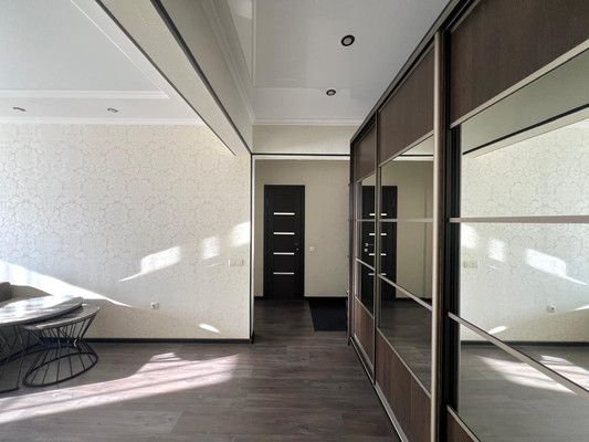 Продам трехкомнатную (3-комн.) квартиру, Южная ул, 27, Новороссийск г