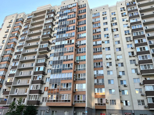 Продам трехкомнатную (3-комн.) квартиру, Южная ул, 27, Новороссийск г