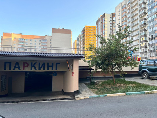 Продам трехкомнатную (3-комн.) квартиру, Южная ул, 27, Новороссийск г