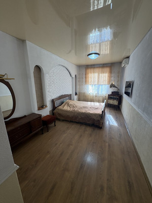 Продам трехкомнатную (3-комн.) квартиру, Молокова ул, 66, Красноярск г