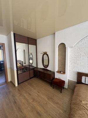 Продам трехкомнатную (3-комн.) квартиру, Молокова ул, 66, Красноярск г