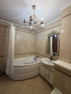 Продам трехкомнатную (3-комн.) квартиру, Молокова ул, 66, Красноярск г