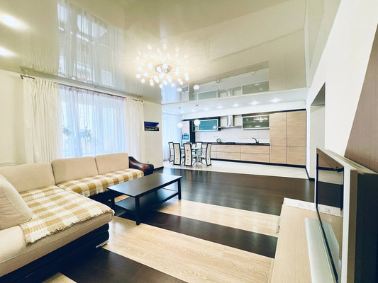 Продам трехкомнатную (3-комн.) квартиру, Чистопольская ул, 70, Казань г