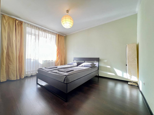 Продам трехкомнатную (3-комн.) квартиру, Чистопольская ул, 70, Казань г