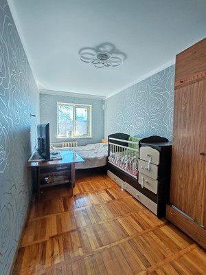 Продам трехкомнатную (3-комн.) квартиру, Димитрова ул, 11к4, Майкоп г