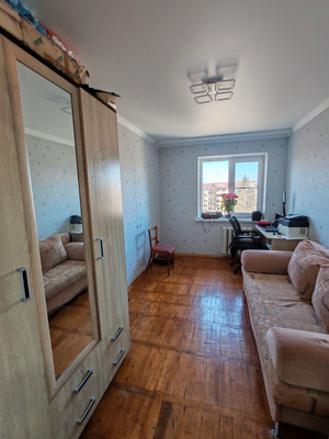 Продам трехкомнатную (3-комн.) квартиру, Димитрова ул, 11к4, Майкоп г