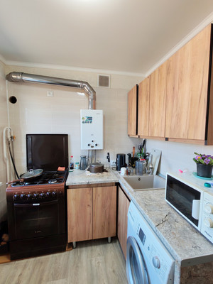 Продам трехкомнатную (3-комн.) квартиру, Димитрова ул, 11к4, Майкоп г