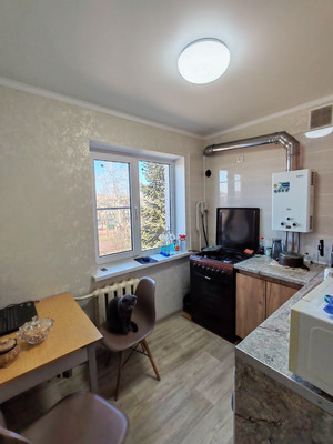 Продам трехкомнатную (3-комн.) квартиру, Димитрова ул, 11к4, Майкоп г