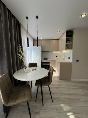 Продам двухкомнатную (2-комн.) квартиру, Интернациональный пр-кт, 30, Комсомольск-на-Амуре г