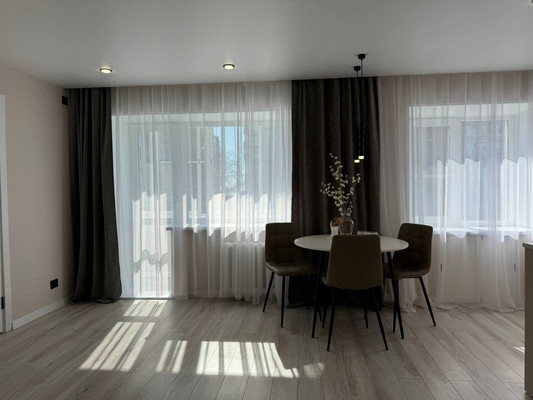 Продам двухкомнатную (2-комн.) квартиру, Интернациональный пр-кт, 30, Комсомольск-на-Амуре г